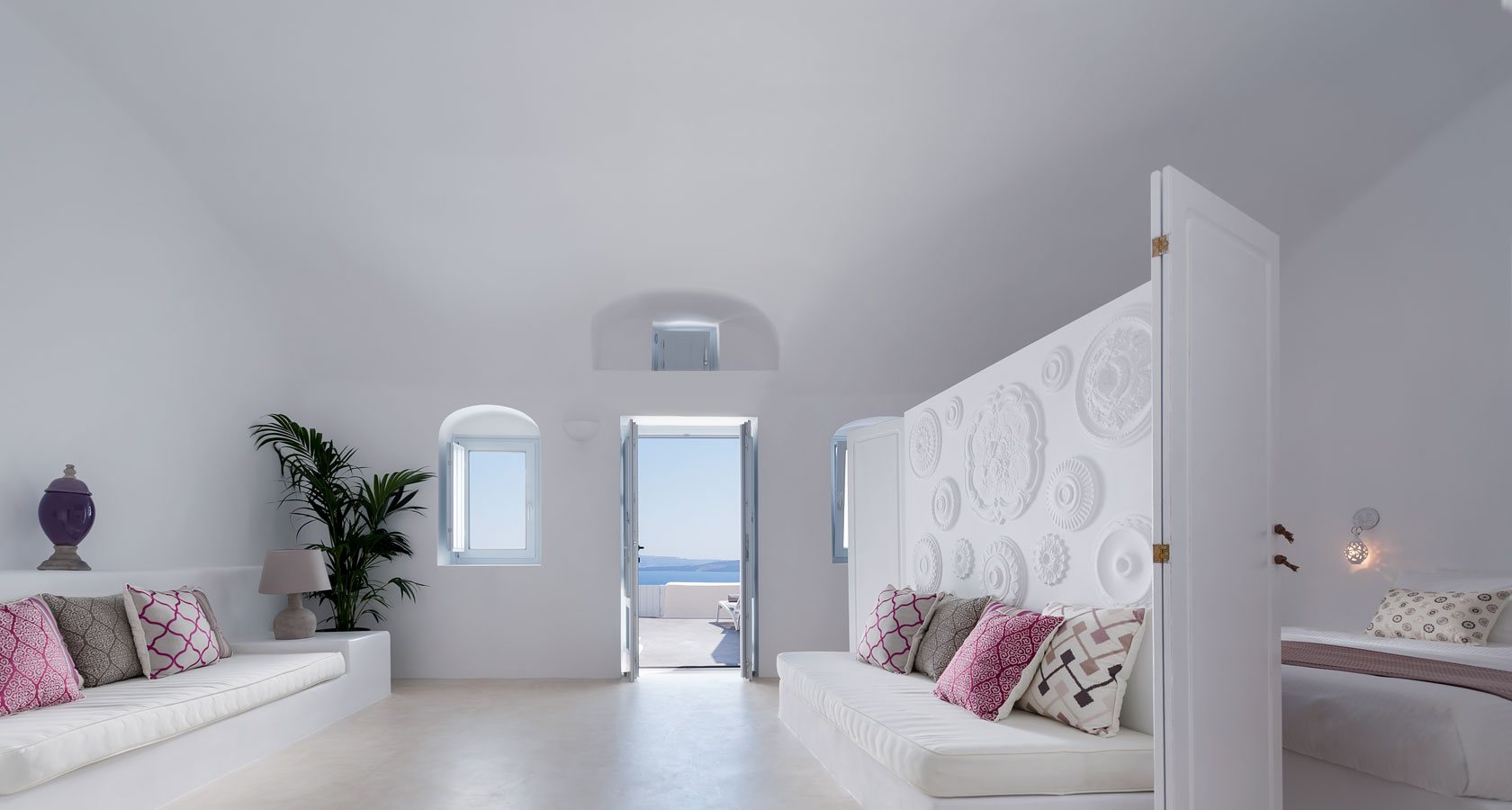 Interior of Villa Armonia in Oia Santorini – A superb cave house in Santorini