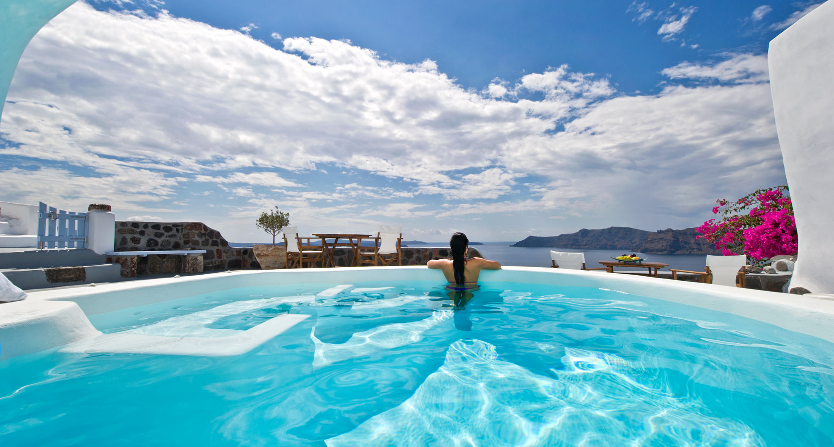 The facilities of Anemomilos private villas in Oia Santorini